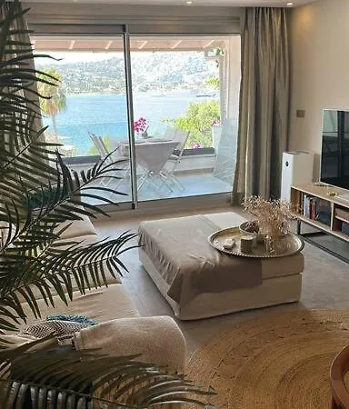 Haus Mit Eigenem מלון בודרום
