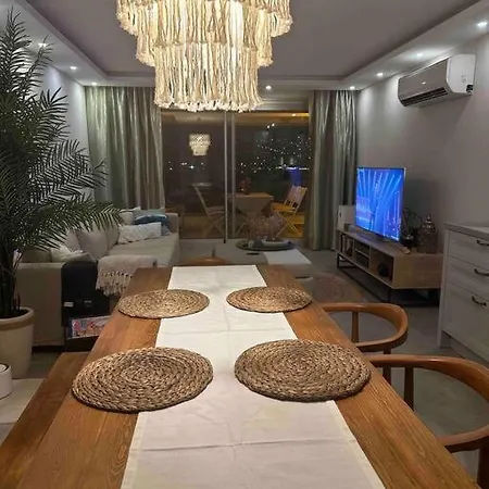 Haus Mit Eigenem Hotel *